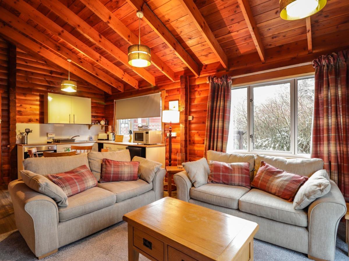 Spruce Lodge Strathpeffer Exterior photo
